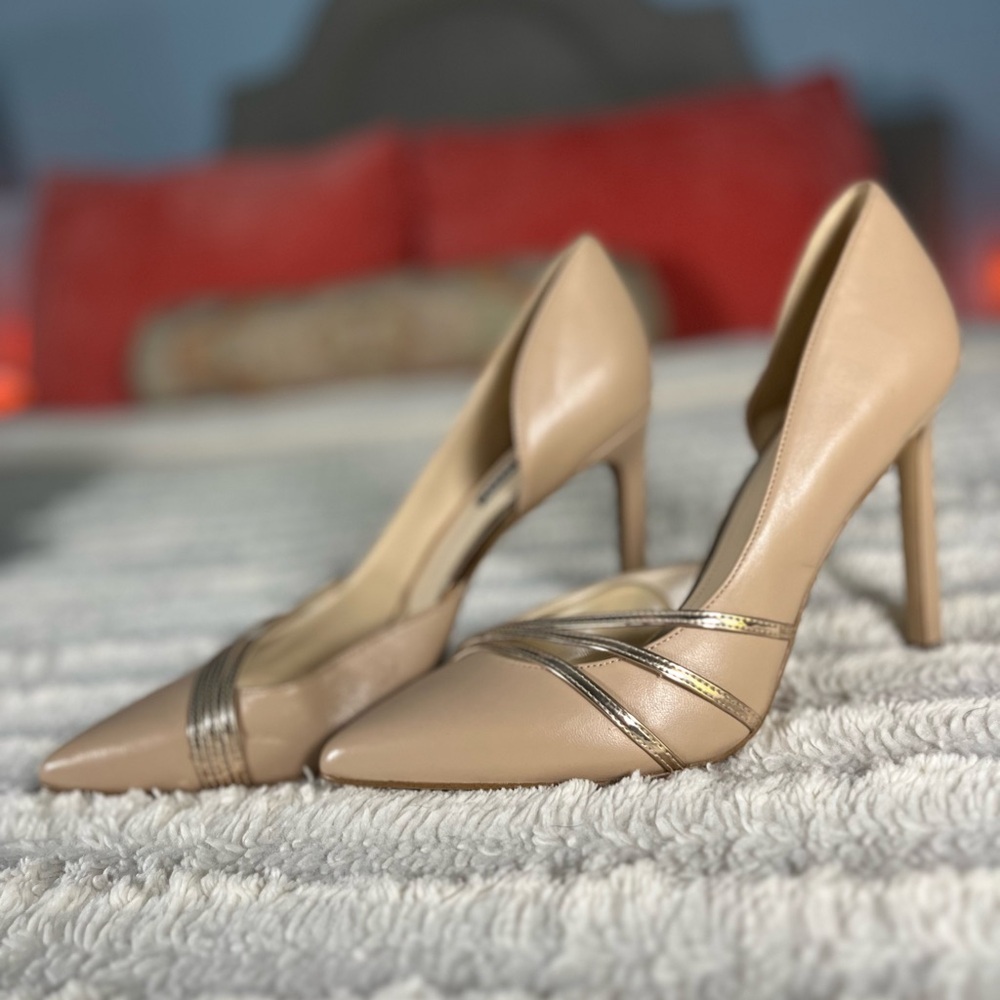 Steve Madden Nude Pump With Rose Gold Details Size 9 NWOB